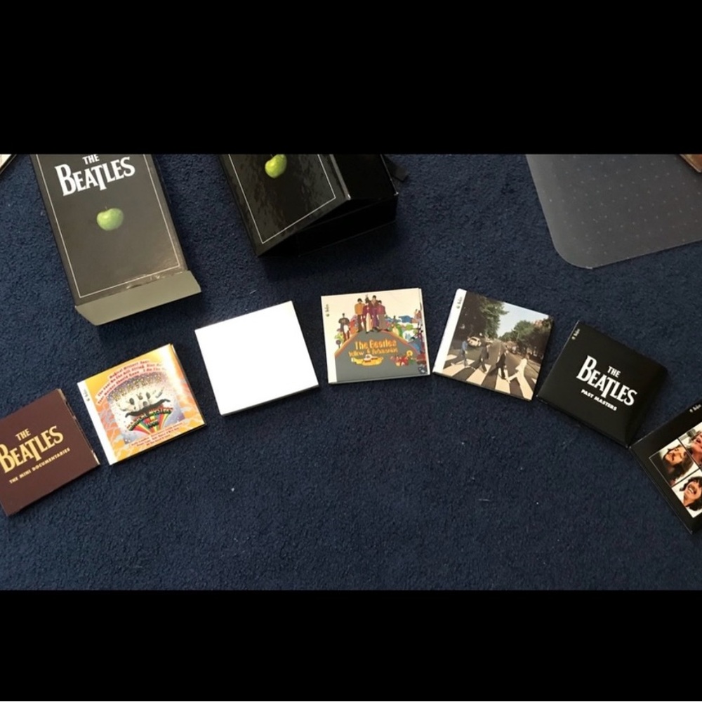Beatles CD Box Set - Picture 3 of 5